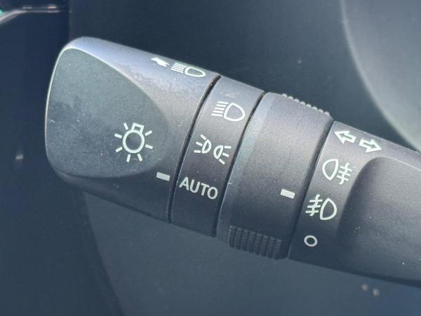 Toyota Hilux 2.8 D-4D Invincible X Auto 4WD Euro 6 (s/s) 4dr