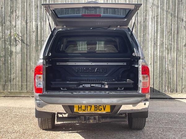 Nissan Navara 2.3 dCi Tekna Auto 4WD Euro 6 4dr