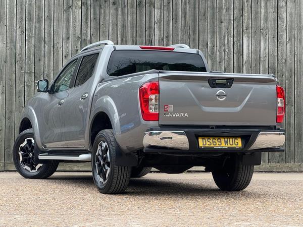 Nissan Navara 2.3 dCi Tekna Auto 4WD Euro 6 4dr