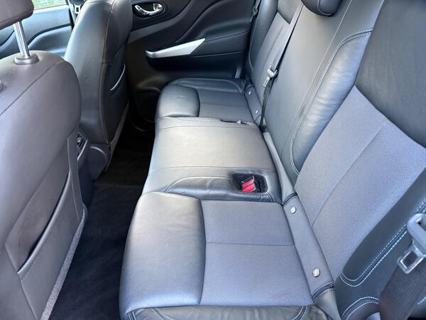 Nissan Navara 2.3 dCi N-Guard Auto 4WD Euro 6 4dr