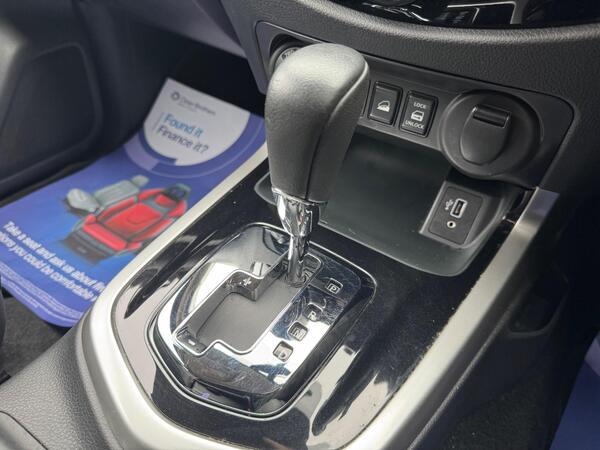 Nissan Navara 2.3 dCi Tekna Auto 4WD Euro 6 4dr