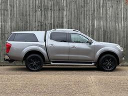 Nissan Navara 2.3 dCi Tekna Auto 4WD Euro 6 4dr at 12th