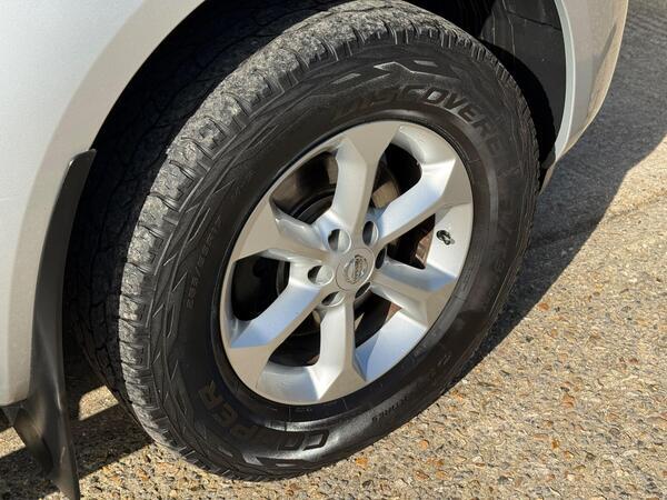 Nissan Navara 2.5 dCi Tekna Auto 4WD Euro 5 4dr