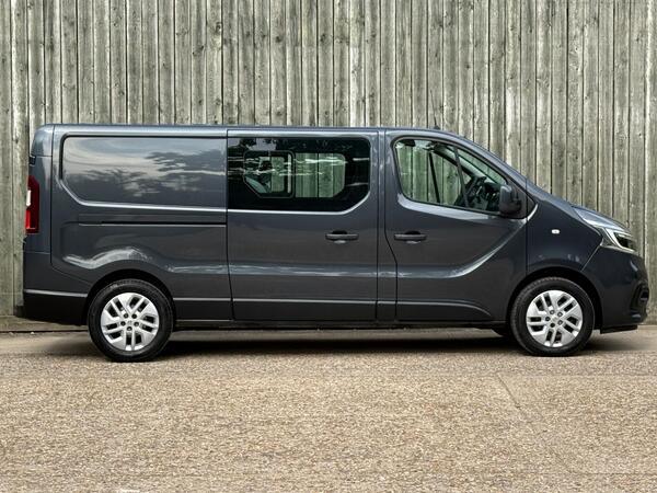 Renault Trafic 2.0 dCi ENERGY 30 Sport Nav Crew Van LWB Euro 6 (s/s) 6dr