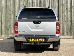 Nissan Navara 2.3 dCi Tekna Auto 4WD Euro 6 4dr at 10th