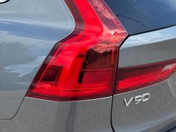 Volvo V90 2.0 D4 R-Design Auto Euro 6 (s/s) 5dr at 38th