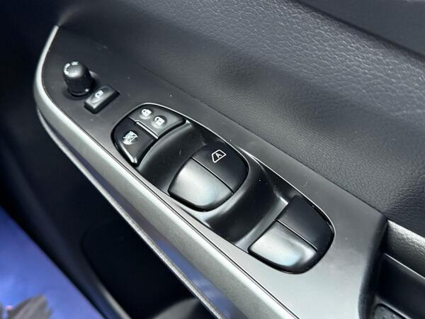 Nissan Navara 2.3 dCi Tekna 4WD Euro 6 (s/s) 4dr