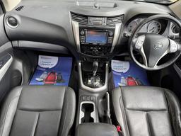 Nissan Navara 2.3 dCi Tekna Auto 4WD Euro 6 4dr at 3th
