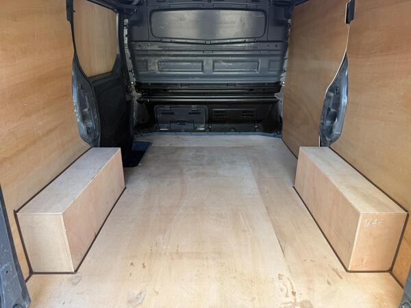 Renault Trafic 2.0 dCi ENERGY 28 Black Edition EDC SWB Standard Roof Euro 6 (s/s) 5dr