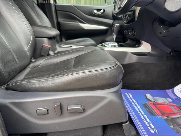 Nissan Navara 2.3 dCi Tekna Auto 4WD Euro 6 4dr
