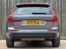 Volvo XC60 2.0 B5 MHEV Momentum Auto Euro 6 (s/s) 5dr at 15th