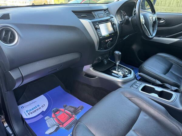 Nissan Navara 2.3 dCi Tekna Auto 4WD Euro 6 4dr