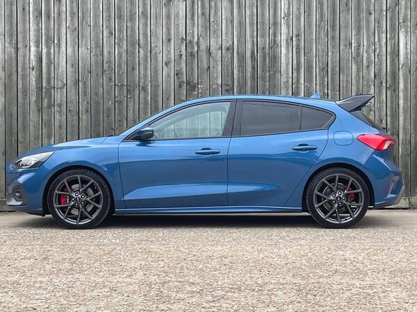 Ford Focus 2.3T EcoBoost ST Euro 6 (s/s) 5dr