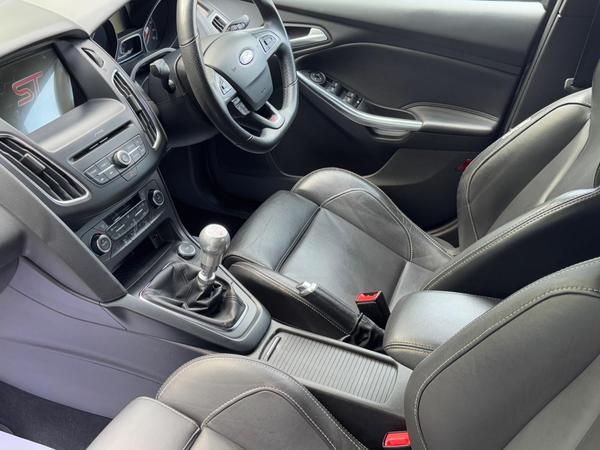 Ford Focus 2.0T EcoBoost ST-3 Euro 6 (s/s) 5dr