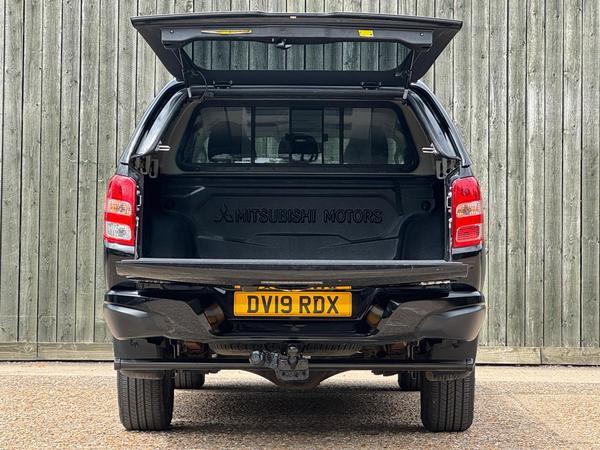 Mitsubishi L200 2.4 DI-D DC Barbarian Black Auto 4WD Euro 6 4dr (Roll Top)