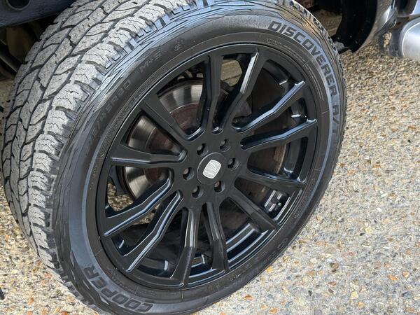 Nissan Navara 2.3 dCi Tekna Auto 4WD Euro 6 4dr