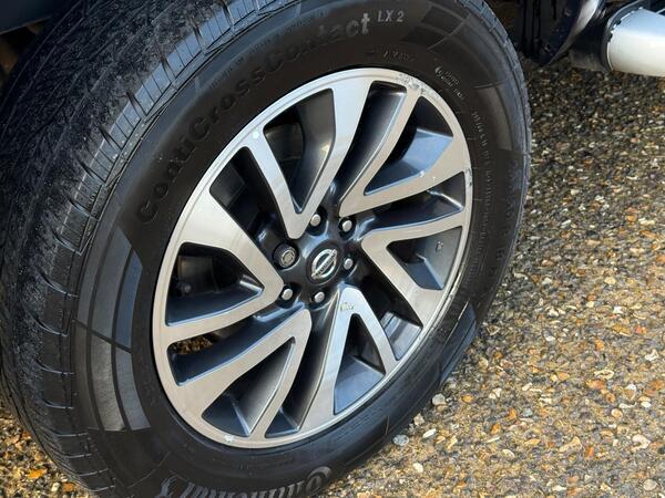 Nissan Navara 2.3 dCi Tekna Auto 4WD Euro 6 4dr