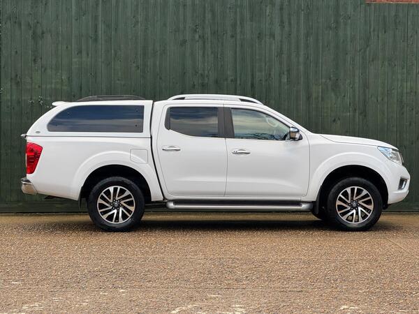 Nissan Navara 2.3 dCi Tekna 4WD Euro 6 (s/s) 4dr