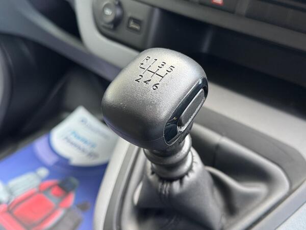 Peugeot Expert 2.0 BlueHDi 1400 Professional Premium Standard Panel Van MWB Euro 6 (s/s) 6dr