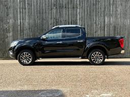 Nissan Navara 2.3 dCi Tekna Auto 4WD Euro 6 4dr at 12th