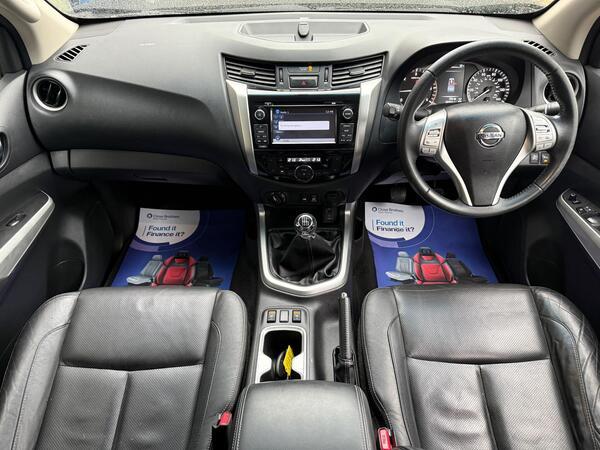 Nissan Navara 2.3 dCi Tekna 4WD Euro 6 (s/s) 4dr
