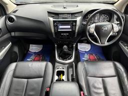 Nissan Navara 2.3 dCi Tekna 4WD Euro 6 (s/s) 4dr at 9th