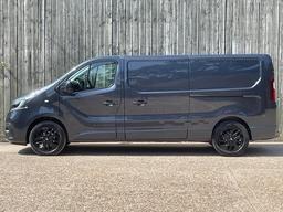Renault Trafic 2.0 dCi ENERGY 30 Black Edition LWB Standard Roof Euro 6 (s/s) 5dr at 13th