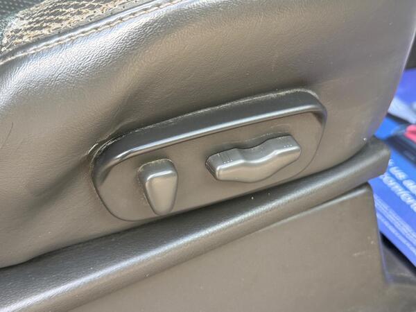 Nissan Navara 2.5 dCi Tekna Auto 4WD Euro 5 4dr