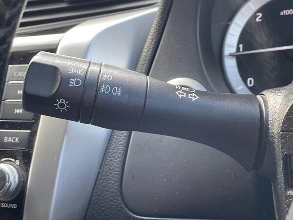 Nissan Navara 2.3 dCi Tekna 4WD Euro 6 (s/s) 4dr