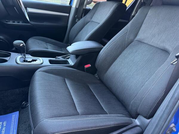 Toyota Hilux 2.4 D-4D Invincible Auto 4WD Euro 6 4dr (TSS, 3.5t)