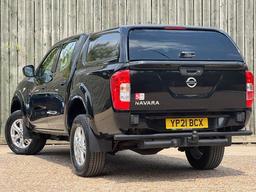 Nissan Navara 2.3 dCi Acenta 4WD Euro 6 (s/s) 4dr at 14th