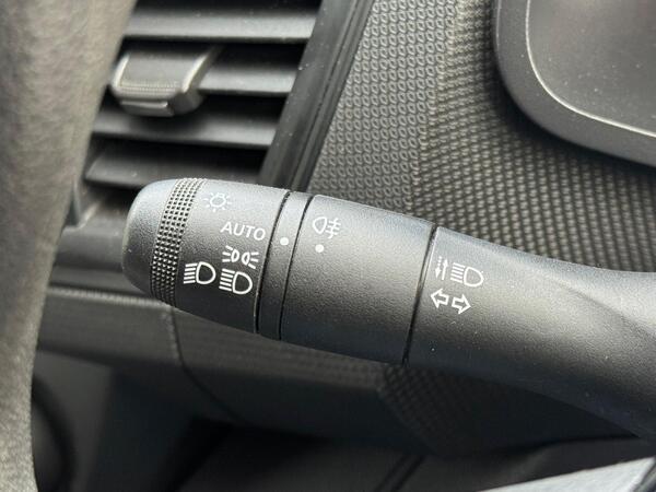 Renault Trafic 2.0 dCi Blue SL28 Business+ L1 H1 Euro 6 (s/s) 5dr