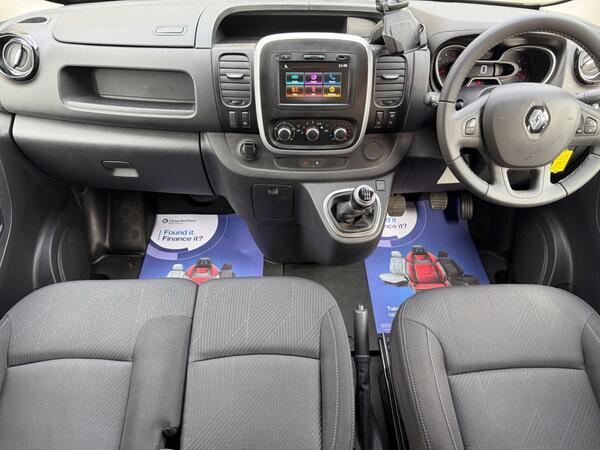Renault Trafic 2.0 dCi ENERGY 30 Sport Nav Crew Van LWB Euro 6 (s/s) 6dr