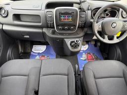 Renault Trafic 2.0 dCi ENERGY 30 Sport Nav Crew Van LWB Euro 6 (s/s) 6dr at 5th
