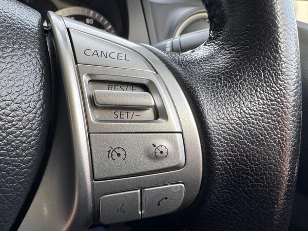 Nissan Navara 2.3 dCi N-Guard Auto 4WD Euro 6 4dr