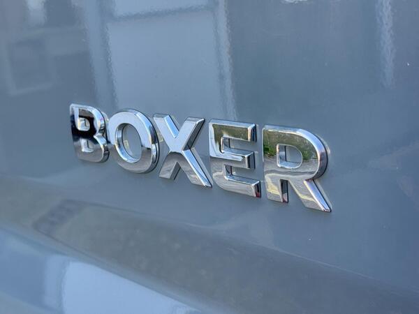 Peugeot Boxer 2.2 BlueHDi 335 Professional Premium + L2 H2 Euro 6 (s/s) 5dr