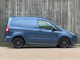 Ford Transit Courier 1.0 EcoBoost Sport L1 Euro 6 5dr at 23th