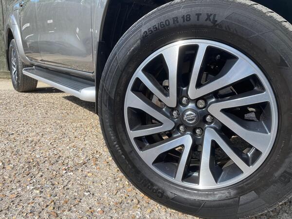 Nissan Navara 2.3 dCi Tekna Auto 4WD Euro 6 4dr