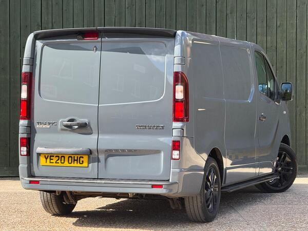 Renault Trafic 2.0 dCi ENERGY 28 Black Edition EDC SWB Standard Roof Euro 6 (s/s) 5dr