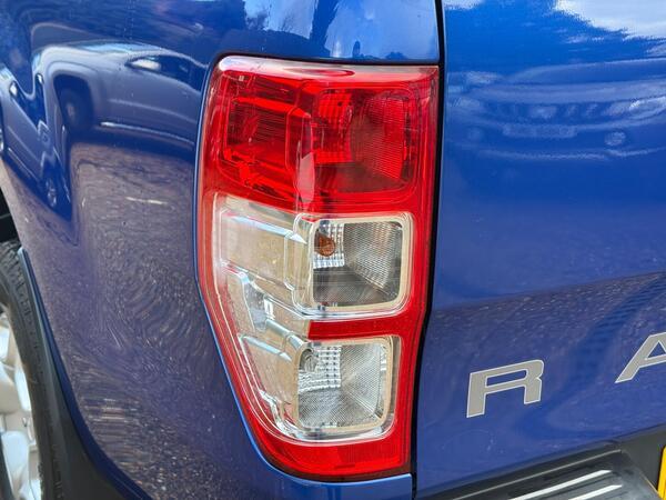Ford Ranger 2.2 TDCi Limited 1 4WD Euro 5 (s/s) 4dr (Eco Axle)