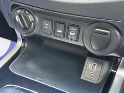 Nissan Navara 2.3 dCi N-Guard Auto 4WD Euro 6 4dr at 12th