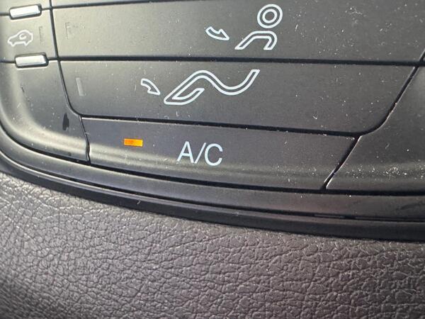 Ford Transit Courier 1.0 EcoBoost Limited L1 Euro 6 5dr