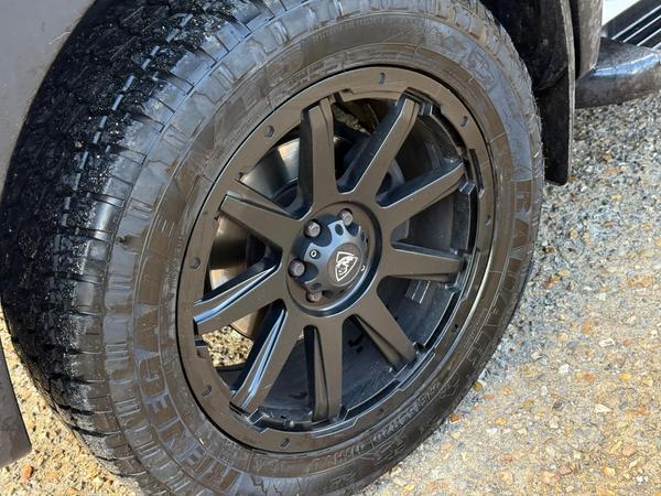 Nissan Navara 2.3 dCi Tekna Auto 4WD Euro 6 4dr