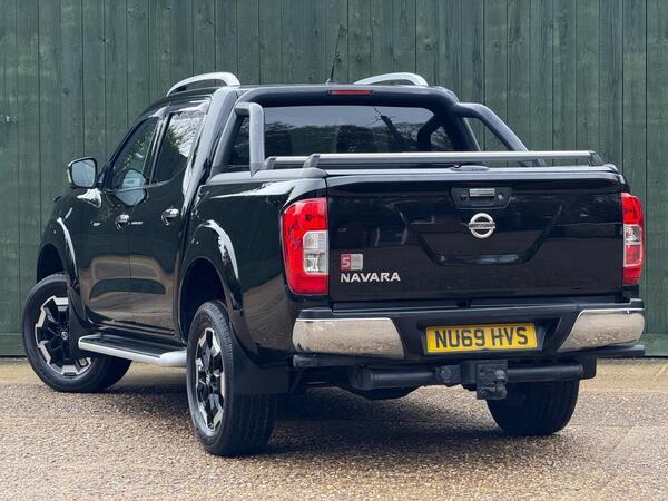 Nissan Navara 2.3 dCi Tekna 4WD Euro 6 (s/s) 4dr