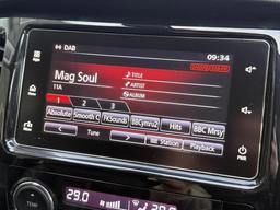 Mitsubishi L200 2.4 DI-D DC Barbarian 4WD Euro 6 4dr at 9th