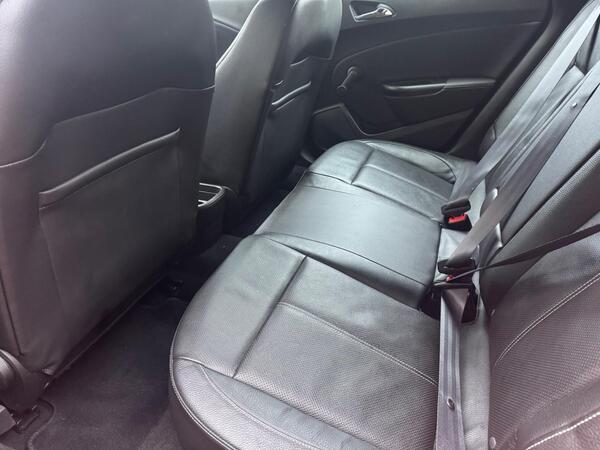 Vauxhall Astra 1.6i Limited Edition Euro 6 5dr