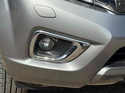 Nissan Navara 2.3 dCi Tekna Auto 4WD Euro 6 4dr at 24th