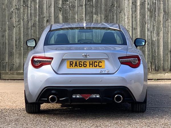 Toyota GT86 2.0 Boxer D-4S Pro Euro 6 2dr