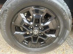 Nissan Navara 2.3 dCi N-Guard 4WD Euro 6 (s/s) 4dr at 34th