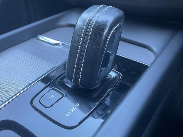 Volvo XC60 2.0 B5 MHEV R-Design Pro Auto Euro 6 (s/s) 5dr